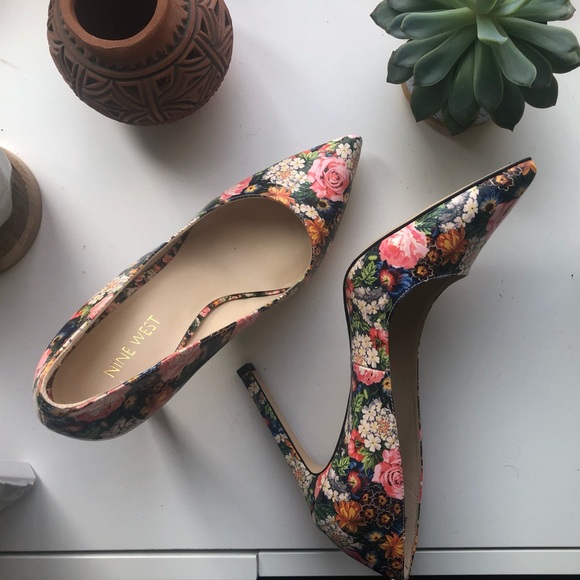 7.5 Floral Nine West 3 inch heel, Brand New - Picture 6 of 7